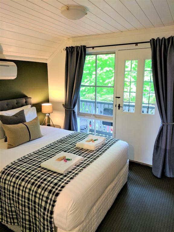 Annie Roes Luxury B&B Bend of Islands Exteriör bild