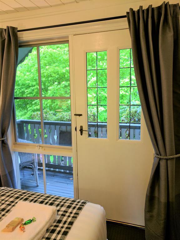 Annie Roes Luxury B&B Bend of Islands Exteriör bild