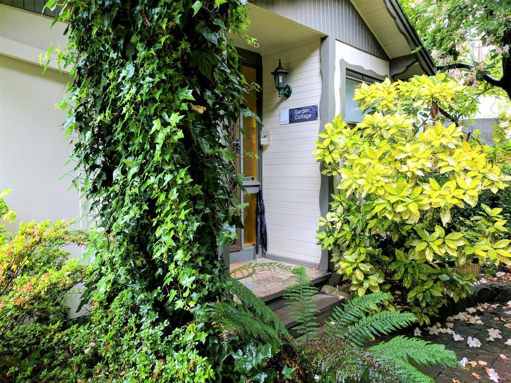 Annie Roes Luxury B&B Bend of Islands Exteriör bild