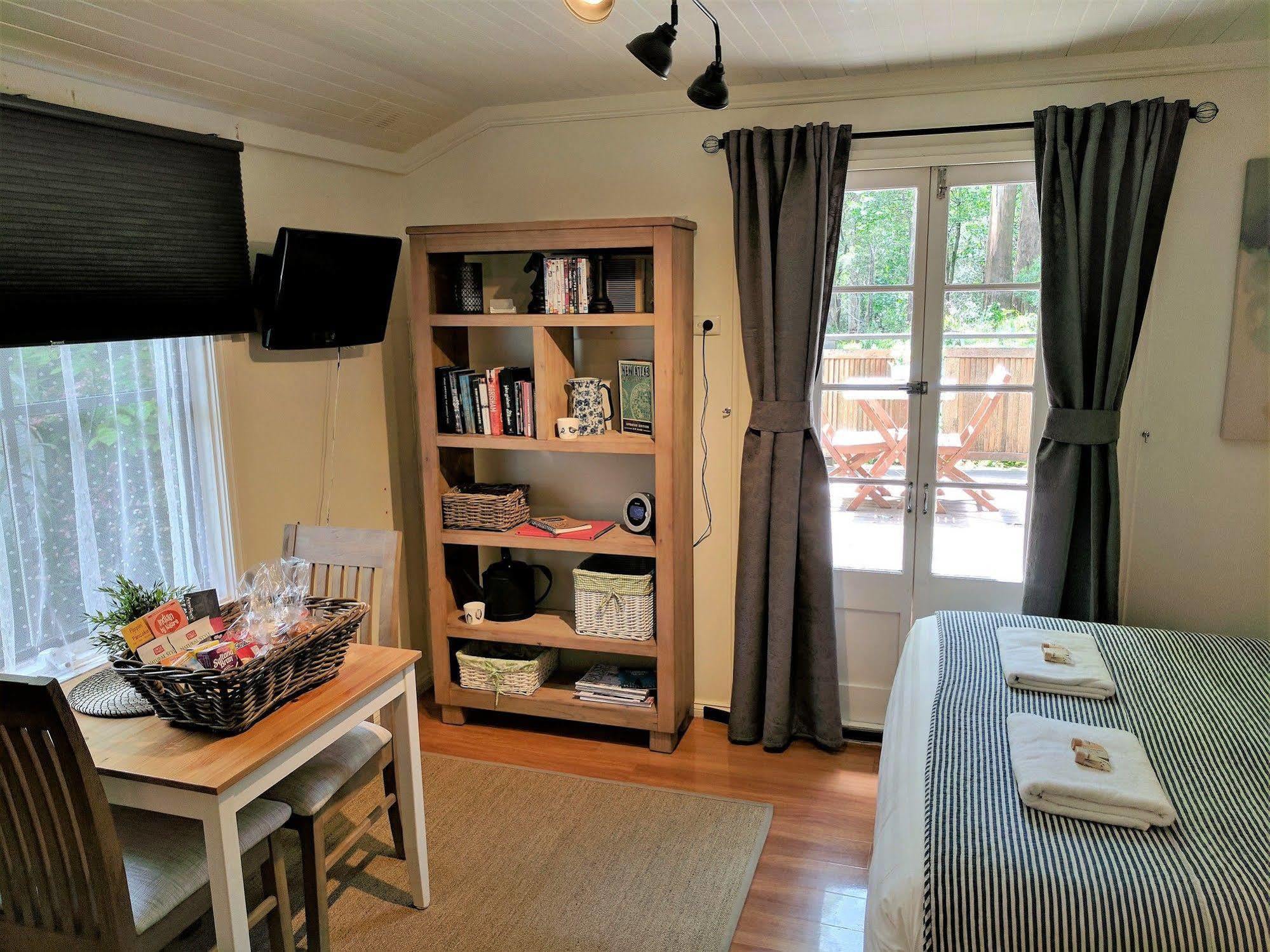 Annie Roes Luxury B&B Bend of Islands Exteriör bild