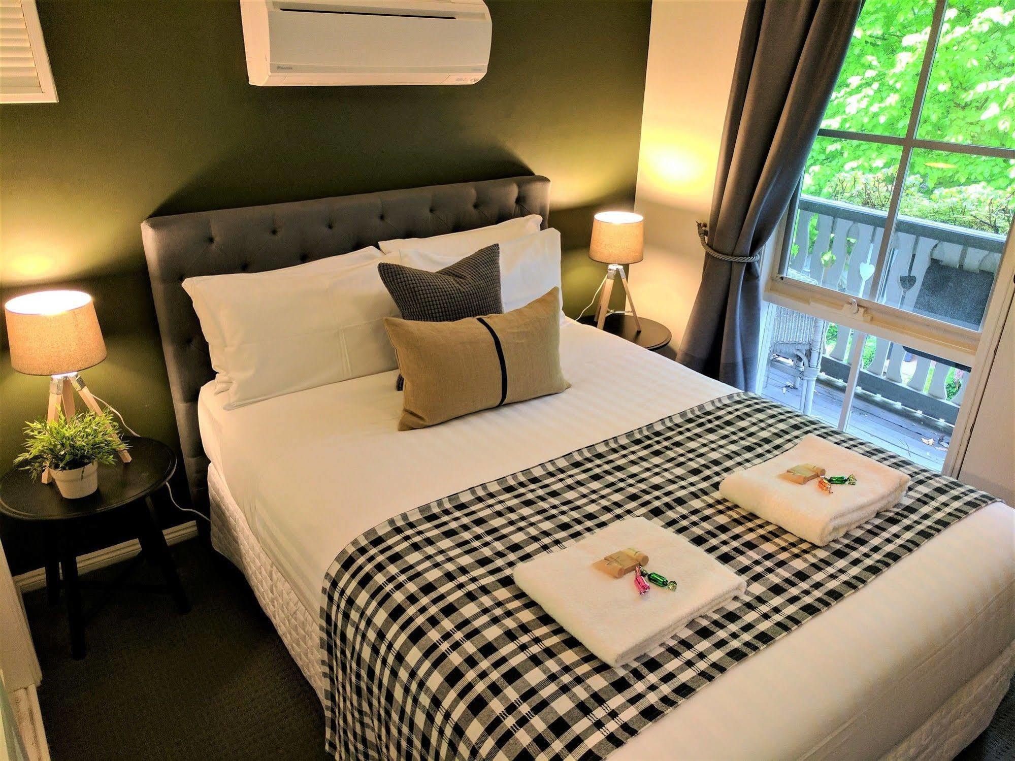 Annie Roes Luxury B&B Bend of Islands Exteriör bild