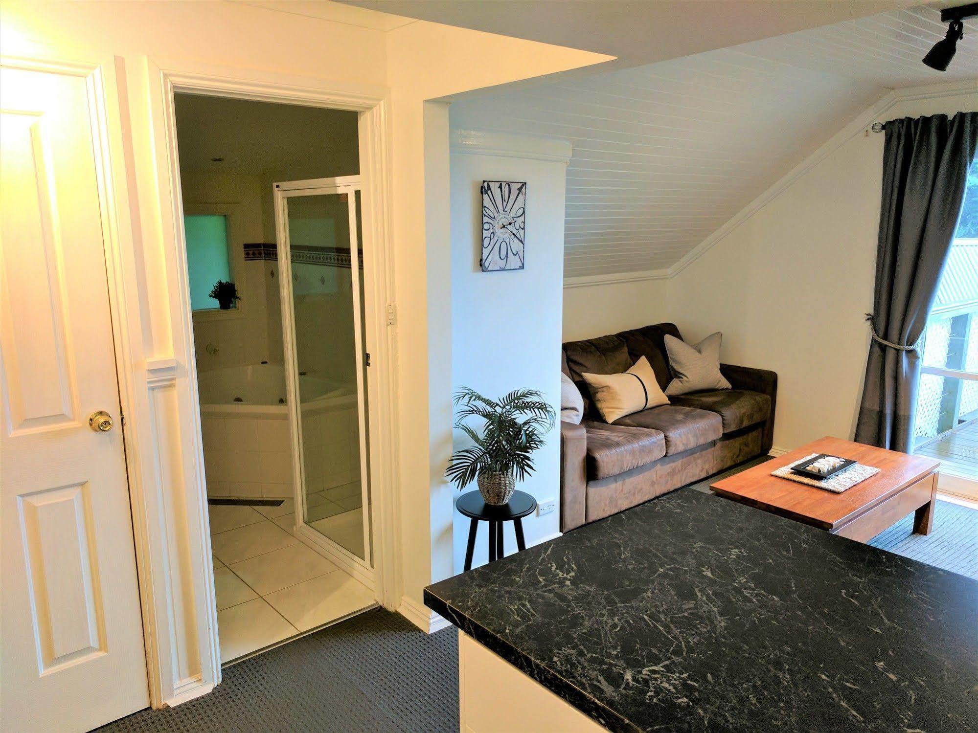 Annie Roes Luxury B&B Bend of Islands Exteriör bild